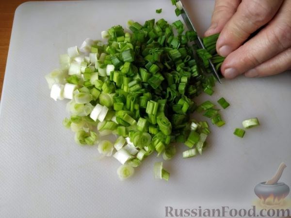 Мясной салат с фасолью (без майонеза)