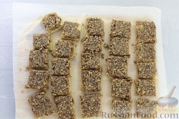 Песочное печенье-квадратики с орехами и джемом