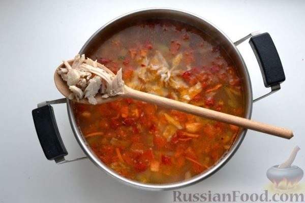 Рыбный суп с кабачками, сладким перцем и помидорами