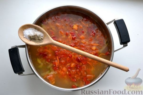 Рыбный суп с кабачками, сладким перцем и помидорами
