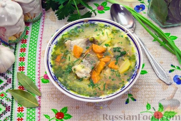 Суп из минтая, с манкой и зелёным луком