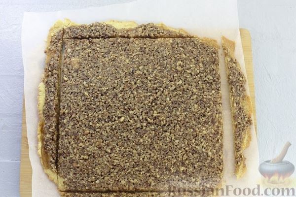 Песочное печенье-квадратики с орехами и джемом