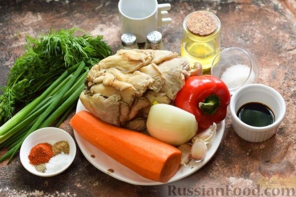 Салат с вешенками, болгарским перцем, морковью и луком, по-корейски