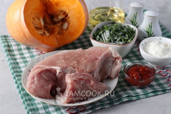 Тыква с мясом в горшочке в духовке