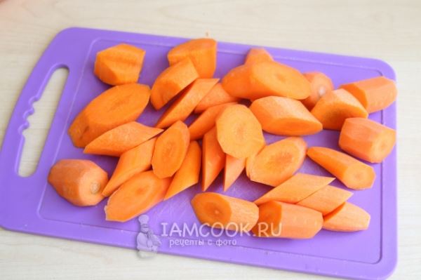 Запеченная морковь с чесноком в духовке